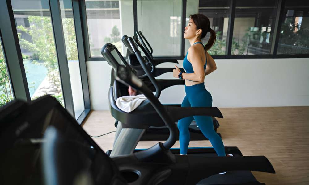 Read more about the article How to Burn More Calories On Treadmill​